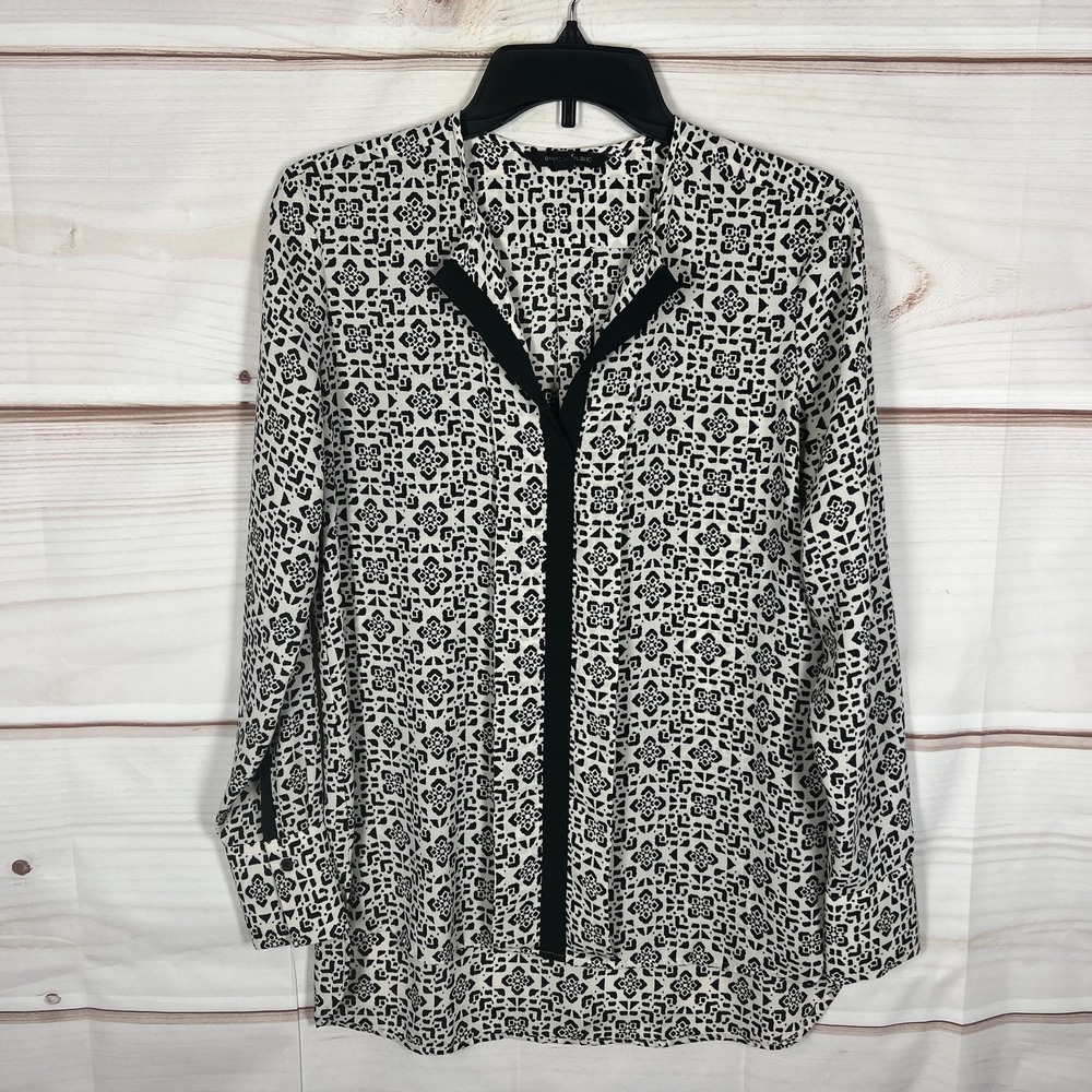 Banana Republic Top Women XS Black Geometric Blouse Split Neck Tunic Long Sleeve